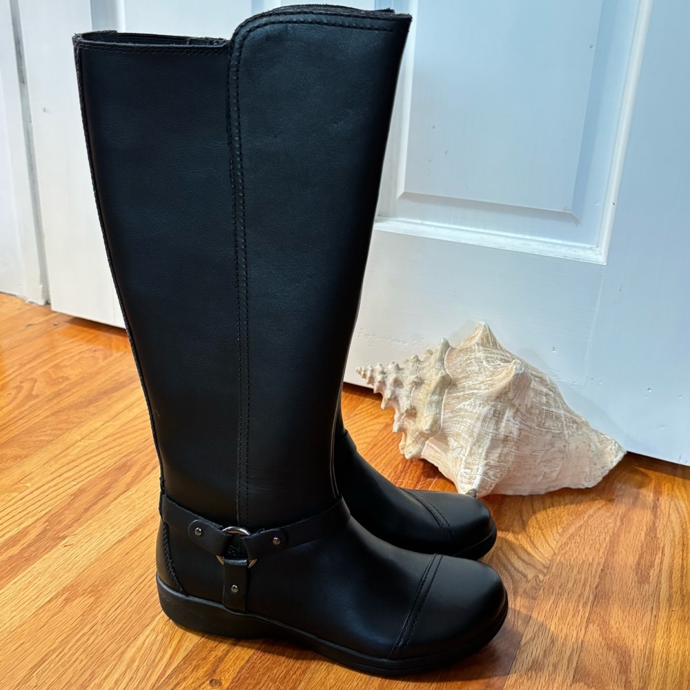 Elegant Black Knee Boots